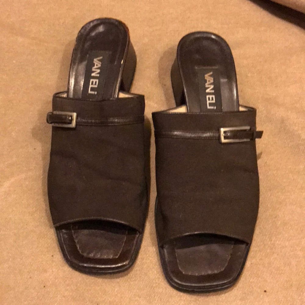 SZ8 Van Eli mules